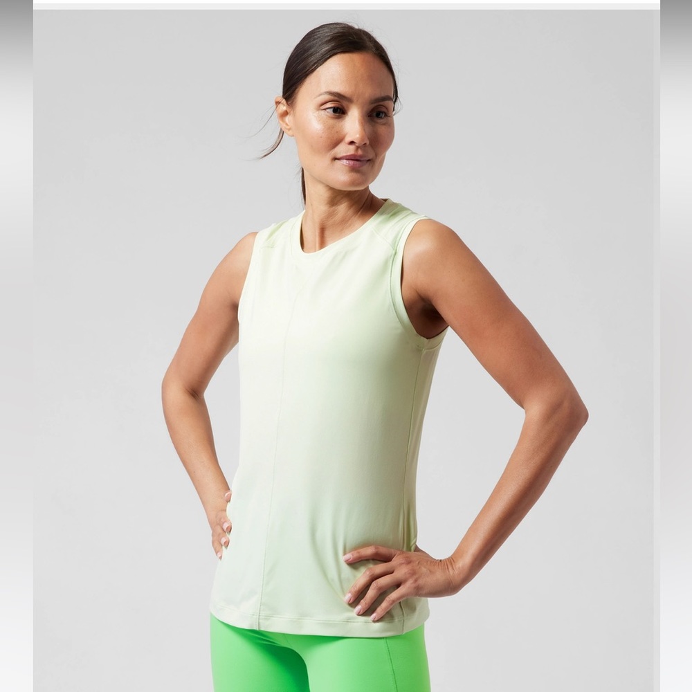 Athleta Sunchaser Tank in Mint.  Size L